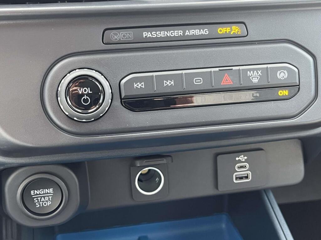 New 2026 Oxford White Ford XLT image 27