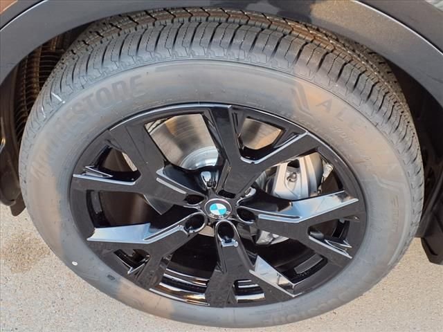 2025 BMW X7 40i - Photo 18