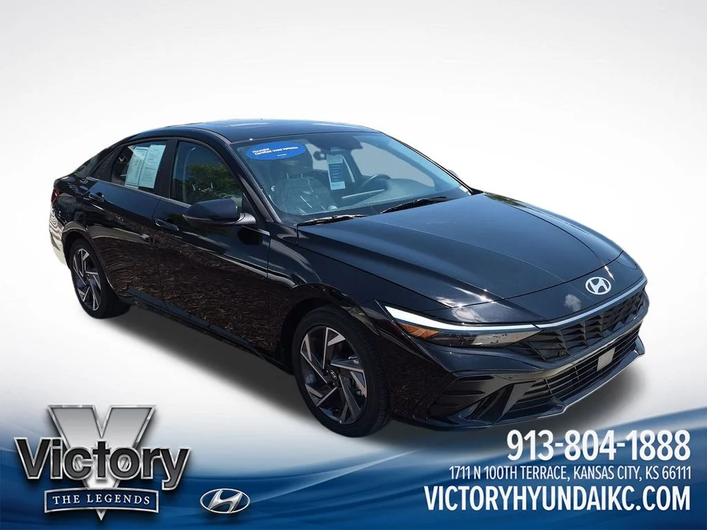 Certified Used 2025 Black Hyundai Limited image 7