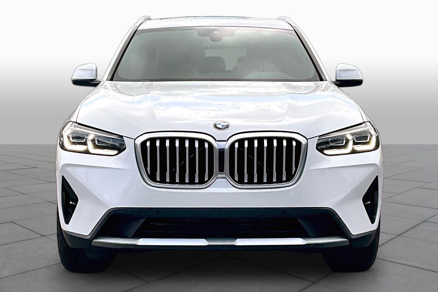 Certified Used 2024 Mineral White Metallic BMW sDrive30i image 4