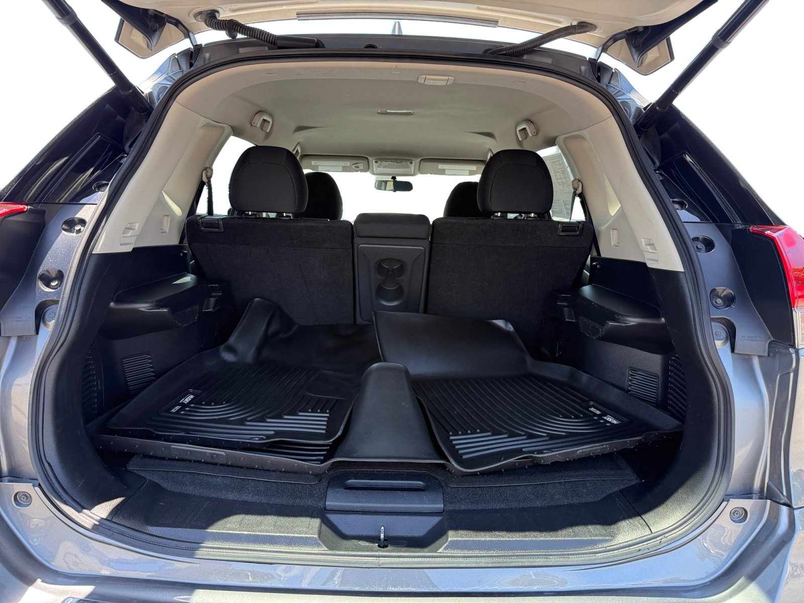 Used 2018 Gun Metallic Nissan SV image 17