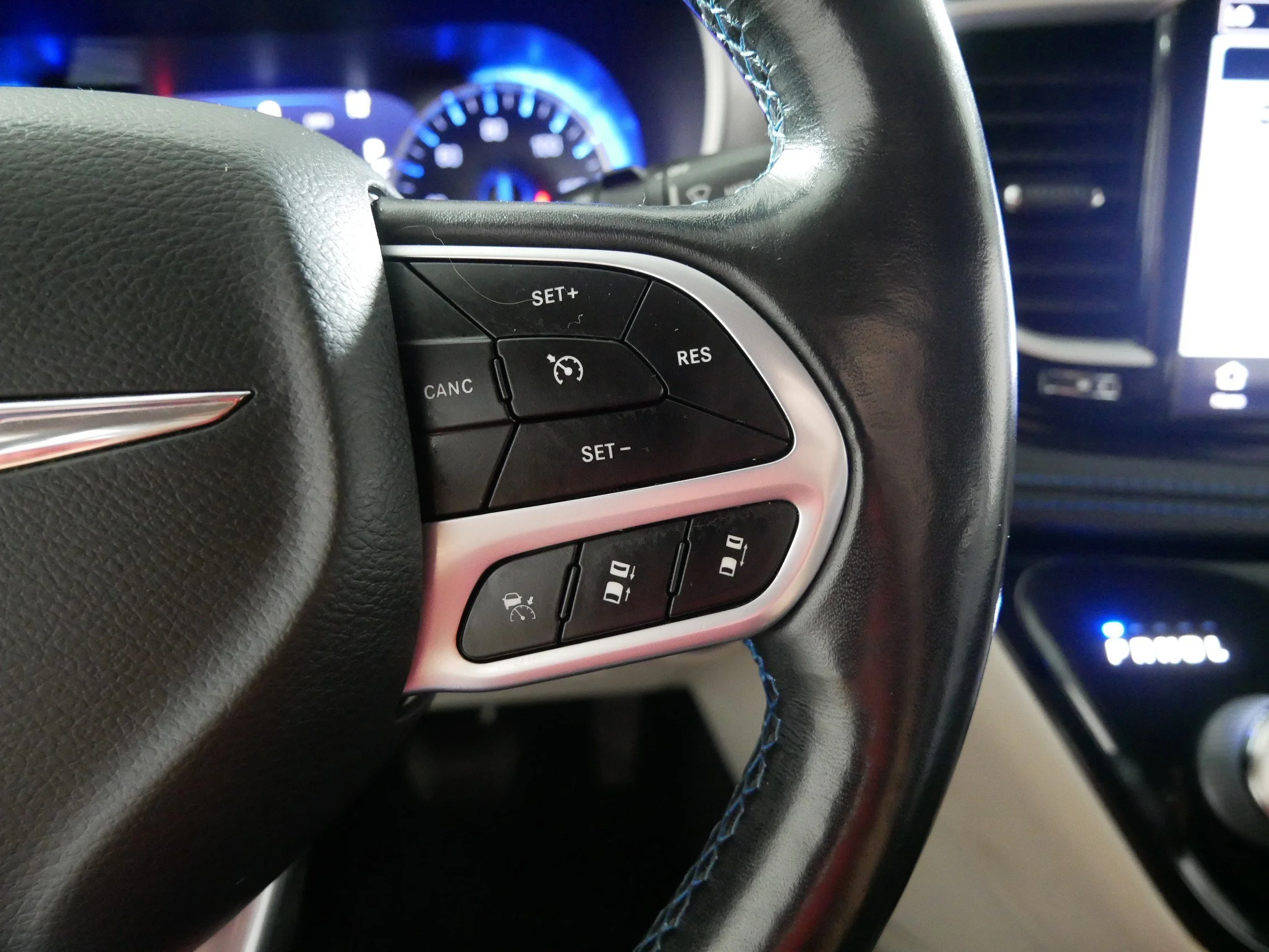 Used 2021 Bright White Clearcoat Chrysler Touring L image 28