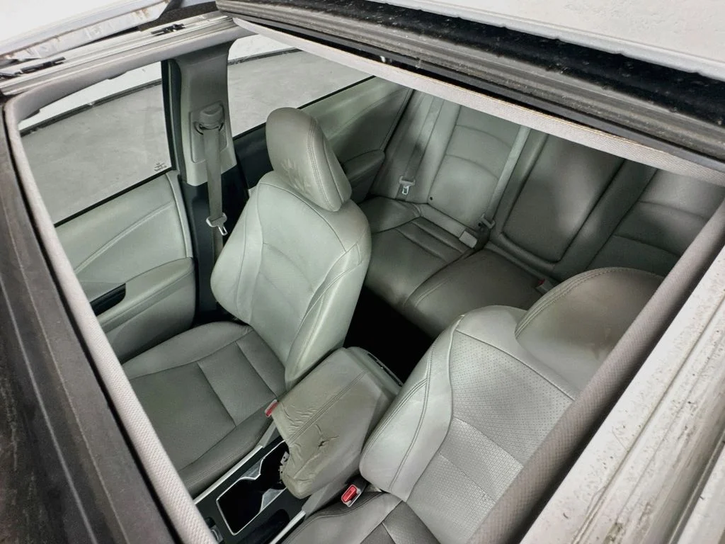 Used 2014 Silver Honda EX-L image 26