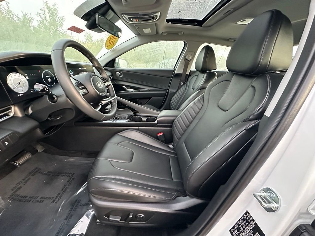 2026 Hyundai Elantra Limited - Photo 12