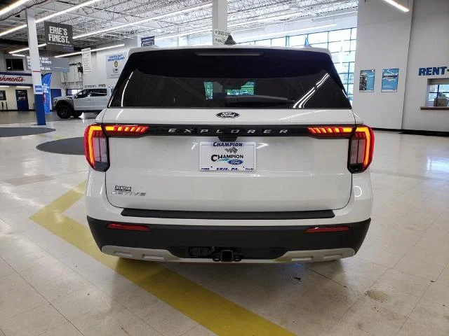 New 2027 Star White Metallic Tri-Coat Ford Active image 7