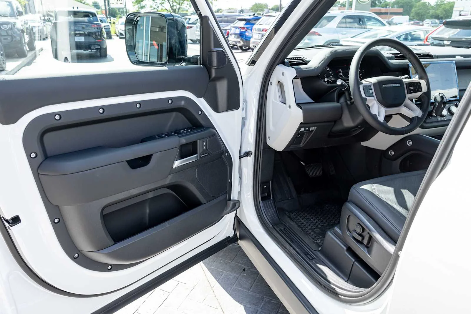 New 2026 Fuji White Land Rover S image 10