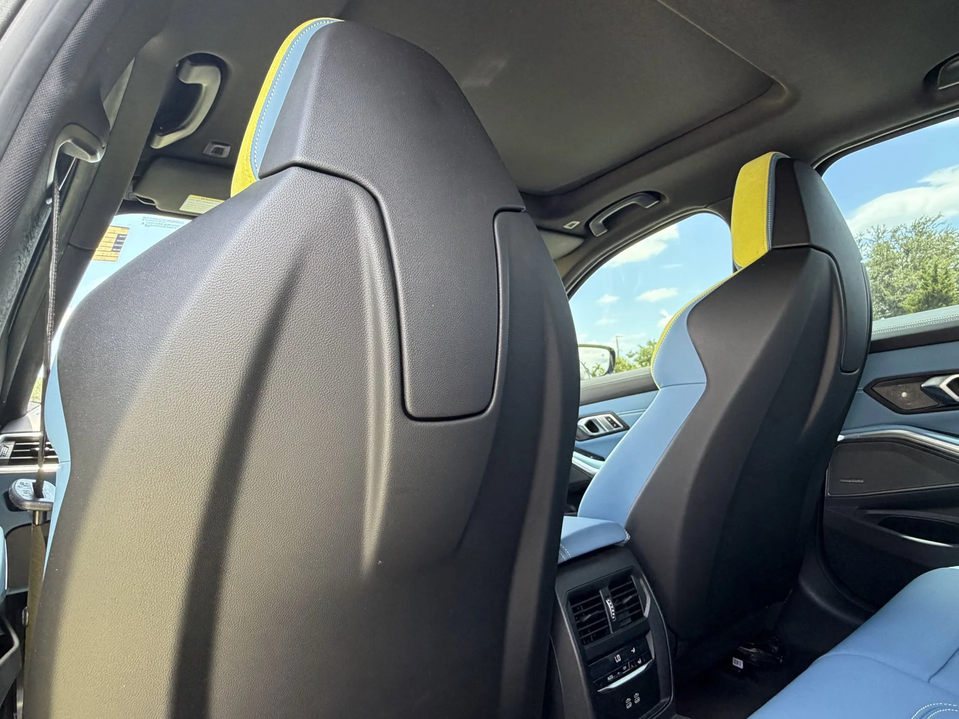 Used 2023 Sao Paulo Yellow BMW Competition image 19