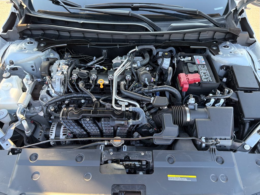2025 Nissan Altima SR - Photo 22