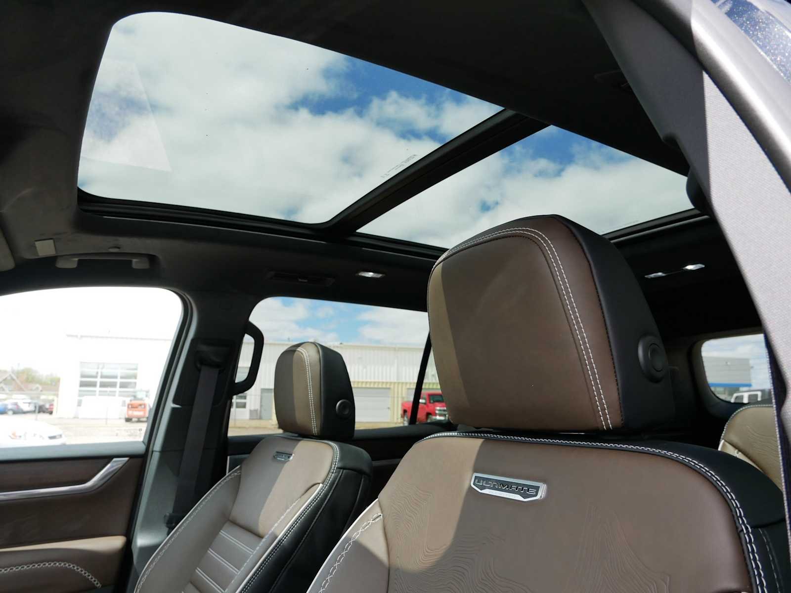 2026 GMC Acadia Denali Ultimate - Photo 15