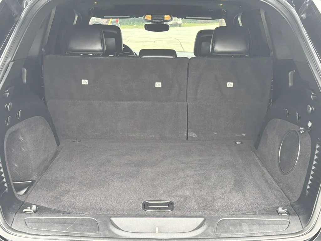 Used 2019 Black Jeep Altitude image 18