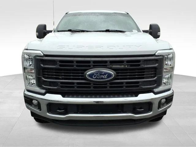 Used 2023 White Ford XL image 12
