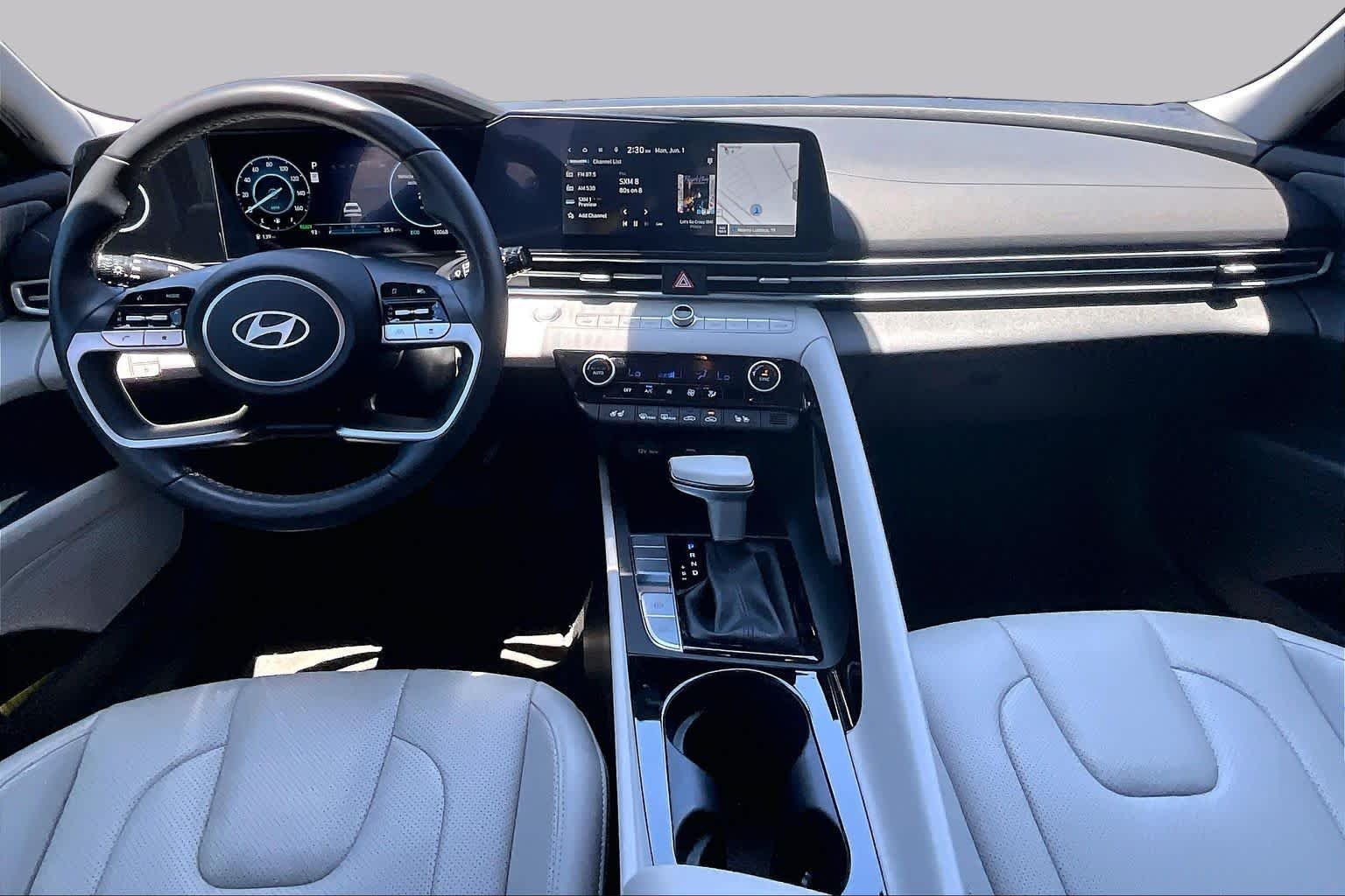 Used 2025 Abyss Black Hyundai Limited image 16