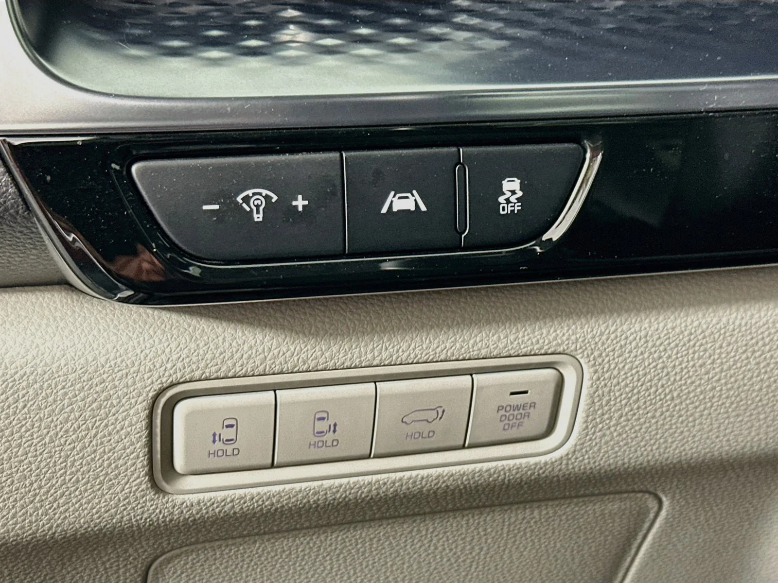 Used 2022 Ceramic Silver Kia SX Prestige image 10