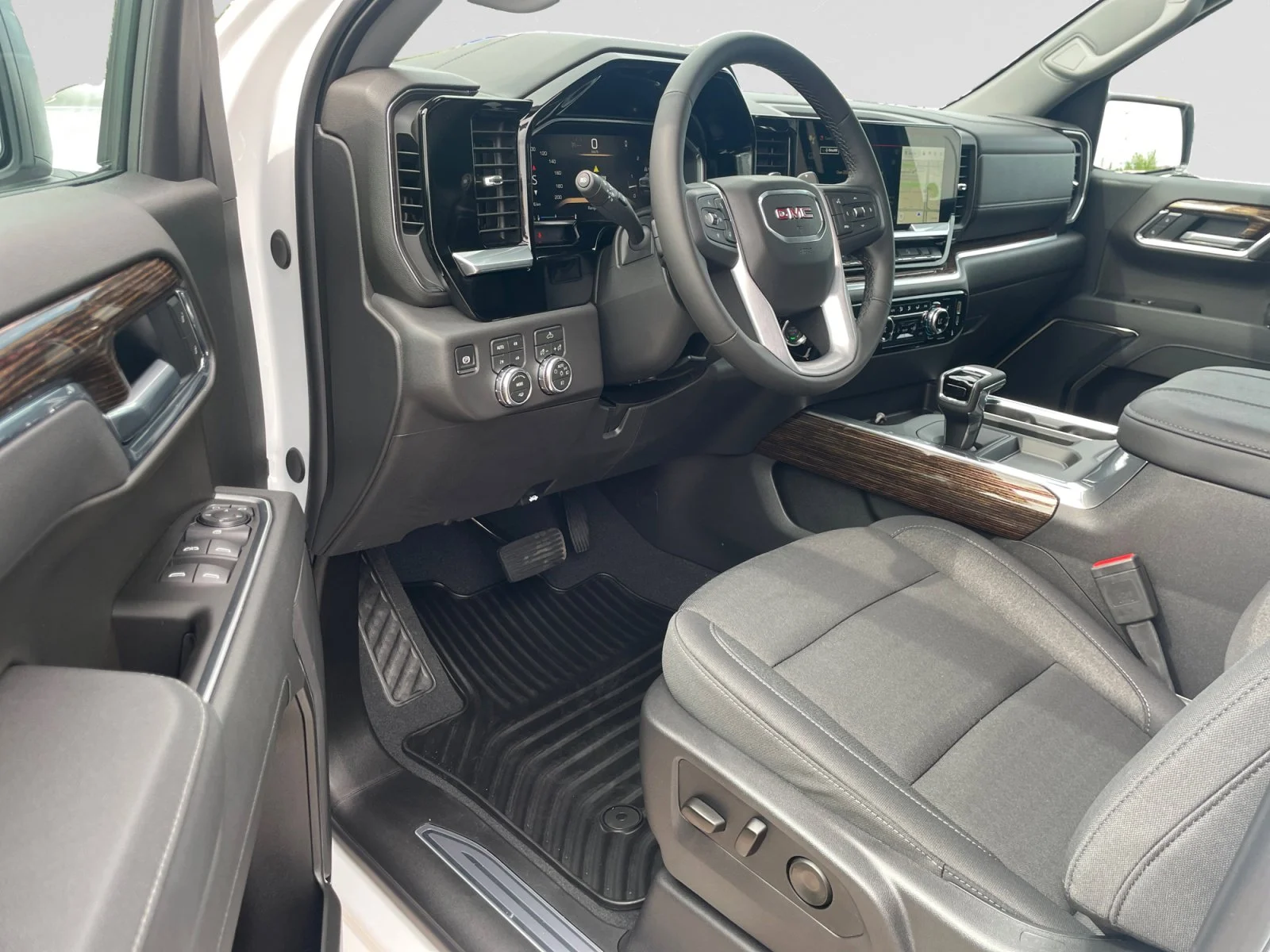 New 2026 Summit White GMC Elevation image 12