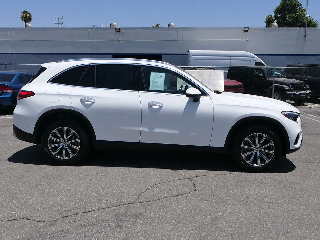 Used 2024 White Mercedes-Benz GLC 300 image 3