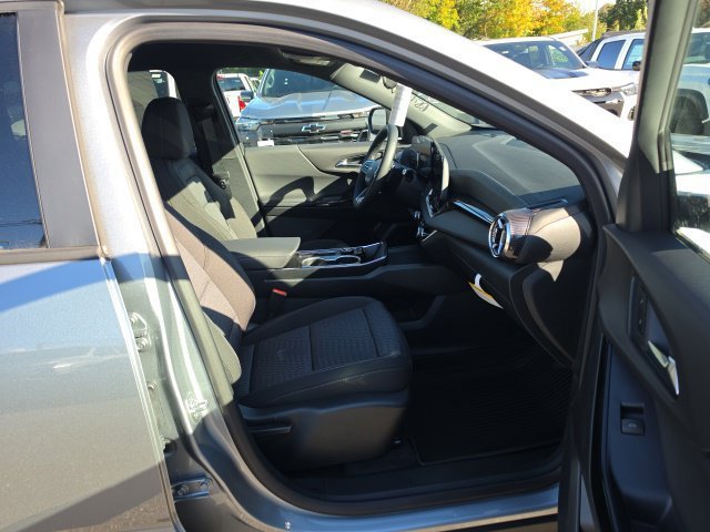 2027 Chevrolet Equinox LT - Photo 22