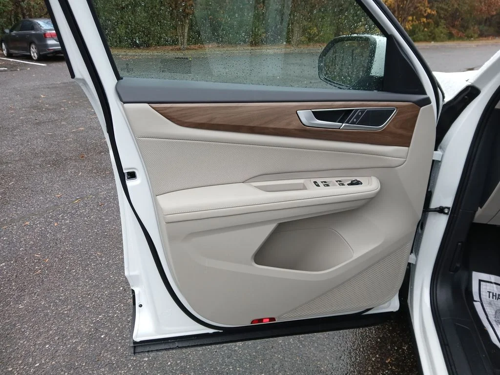 New 2026 White Volkswagen 2.0T SE image 10