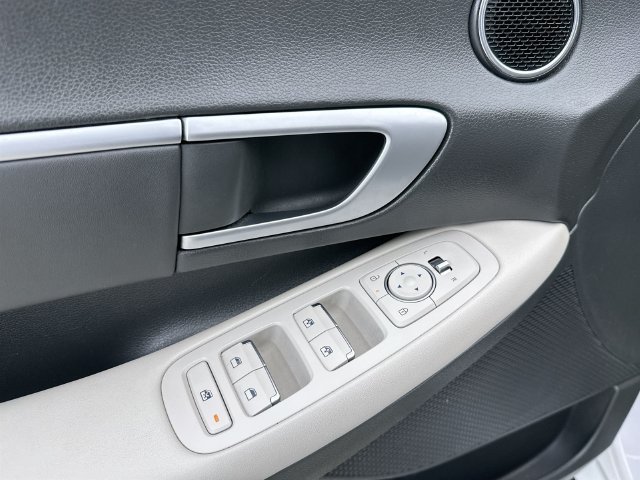 2025 Hyundai Sonata SEL - Photo 22