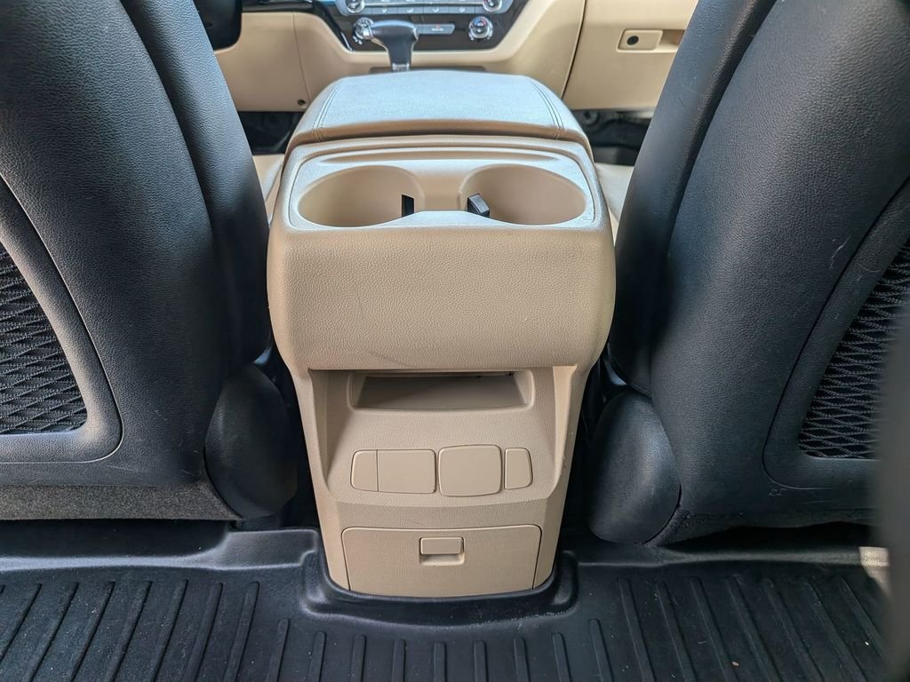 Used 2017 Black Kia LX image 37