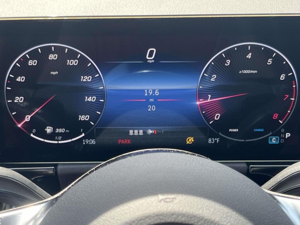 New 2026 Polar White Mercedes-Benz GLA 250 image 3