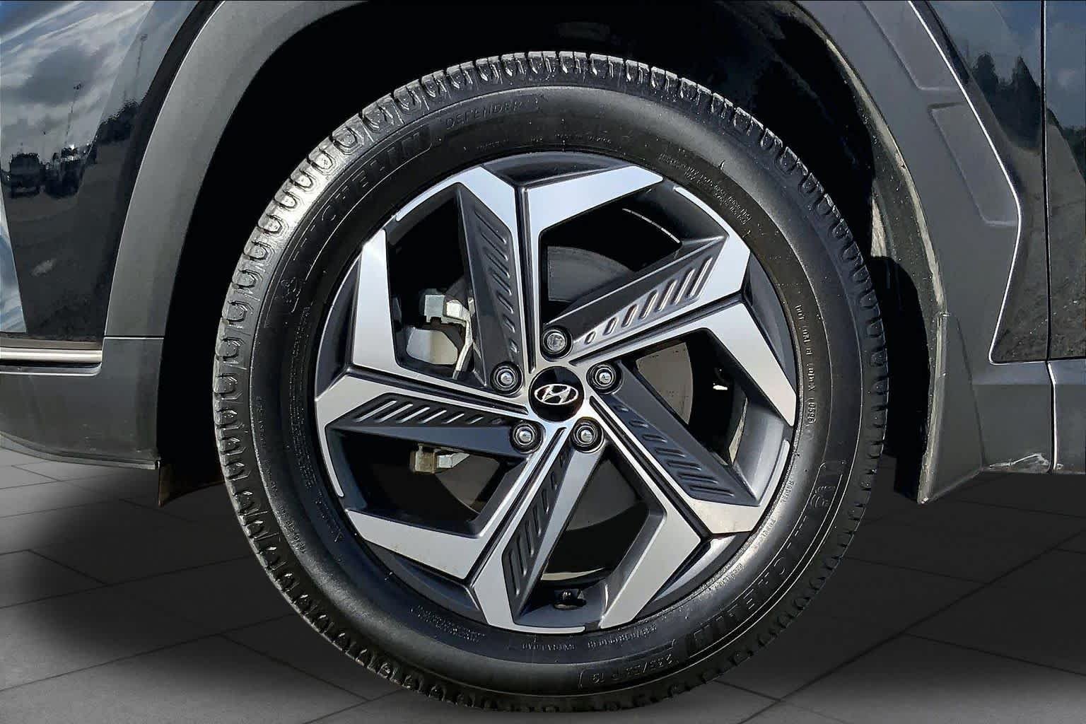 Used 2024 Black Pearl Hyundai SEL Convenience image 11