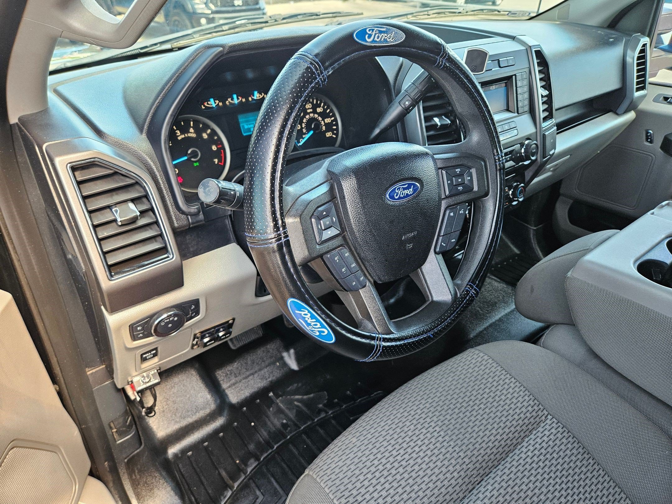 Used 2018 Shadow Black Ford XLT image 12