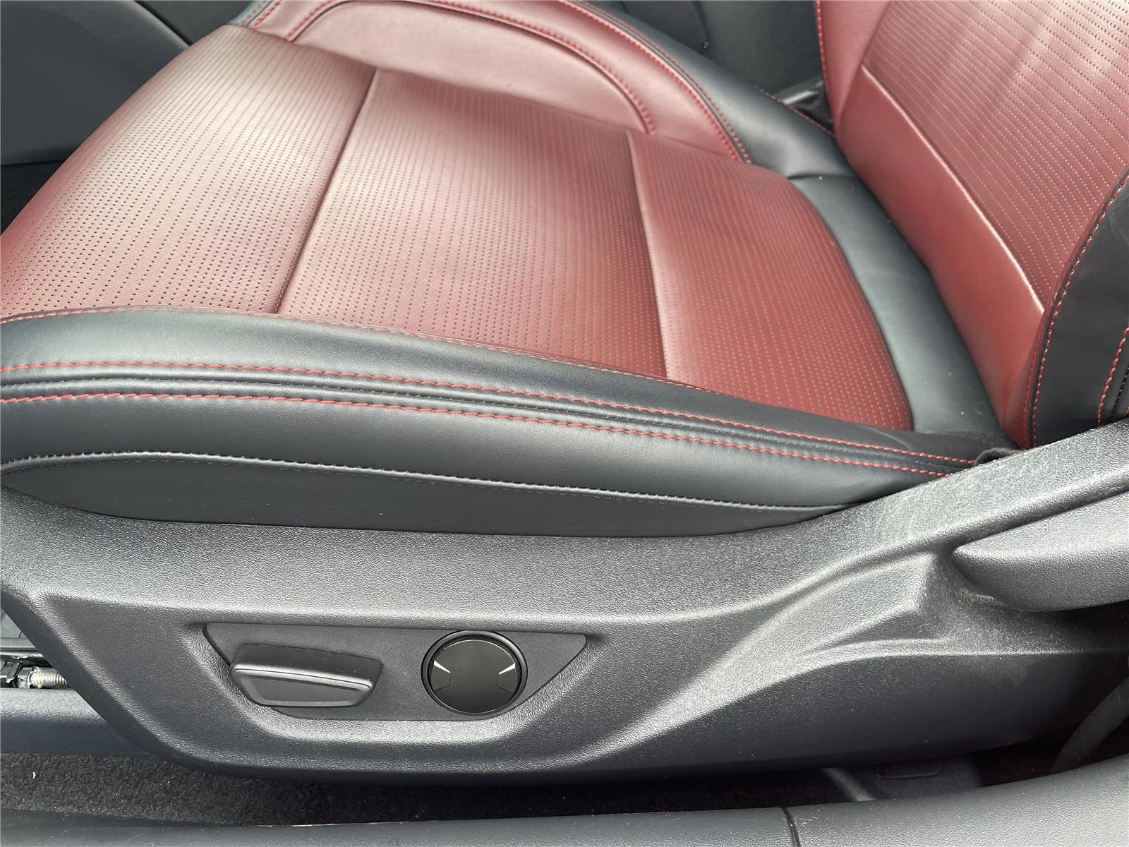 Used 2025 Race Red Ford GT Premium image 12