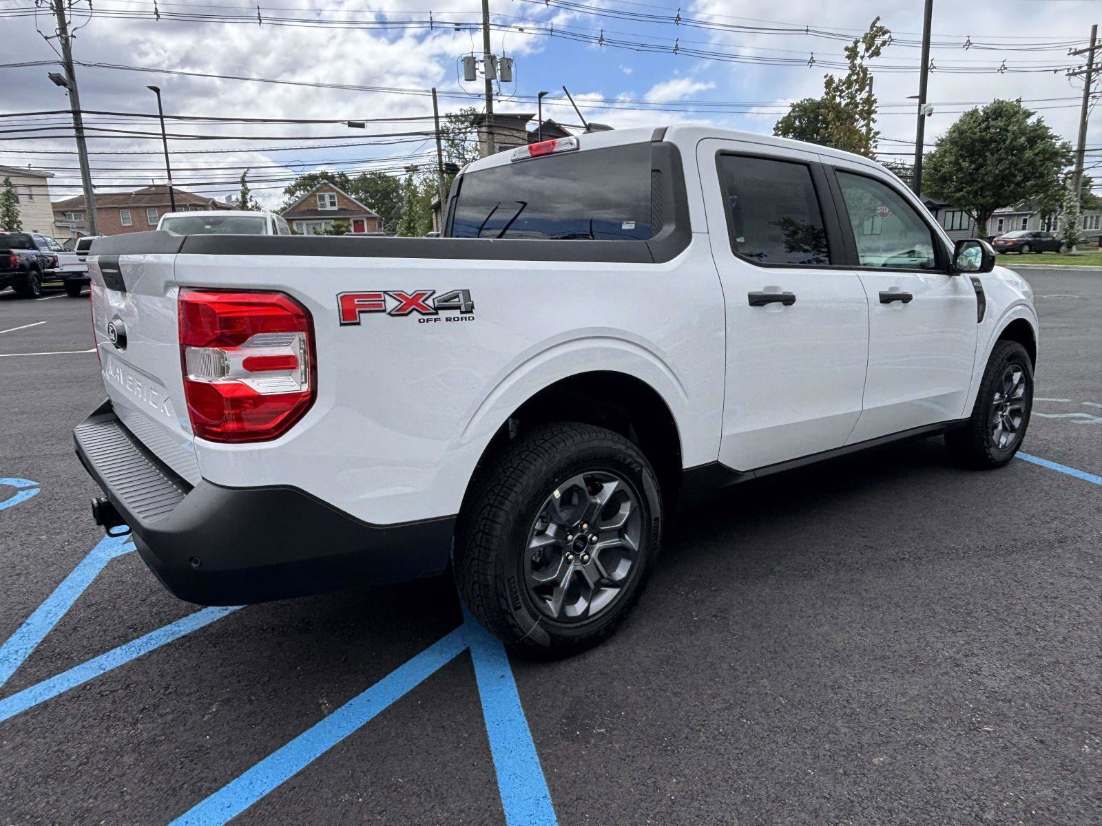New 2026 Oxford White Ford XLT image 10