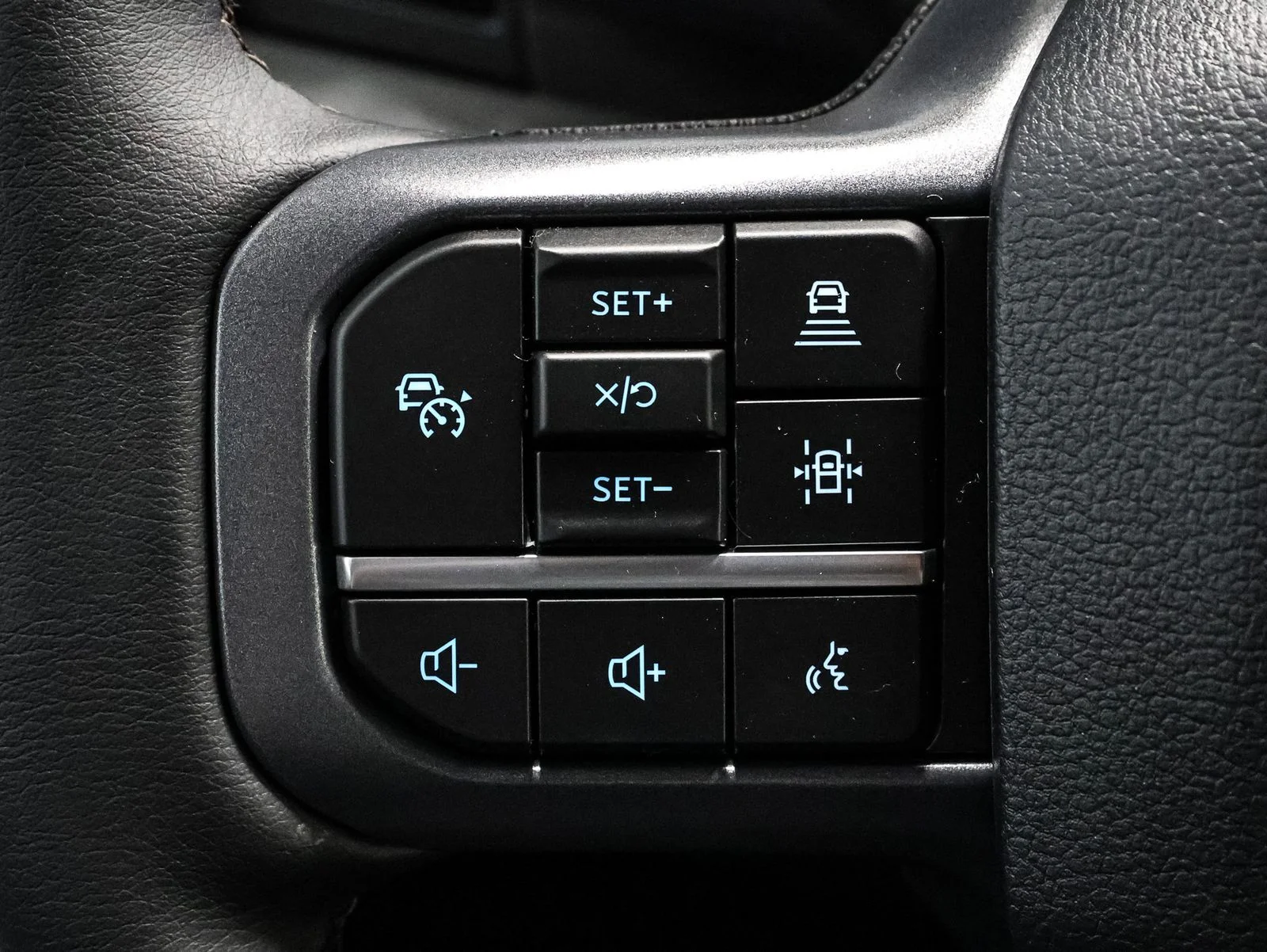 New 2026 Star White Metallic Tri-Coat Ford Lariat® image 35