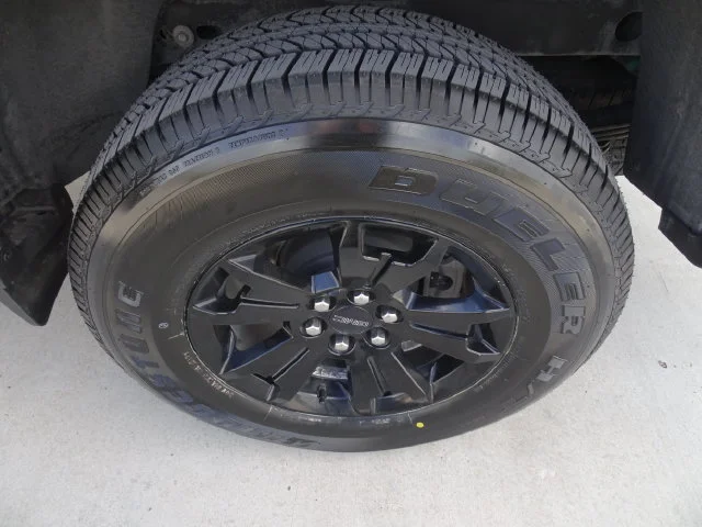 Used 2022 Onyx Black GMC AT4 w/Leather image 10