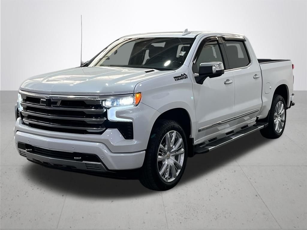 Used 2023 White Chevrolet High Country image 2