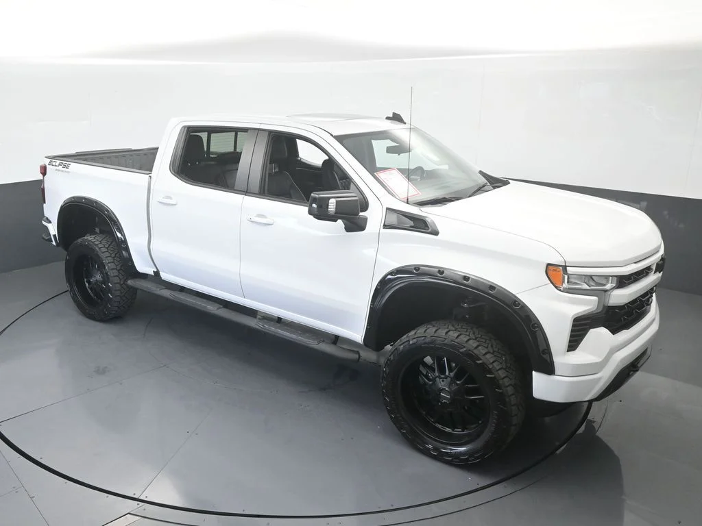 Used 2022 Summit White Chevrolet RST image 59