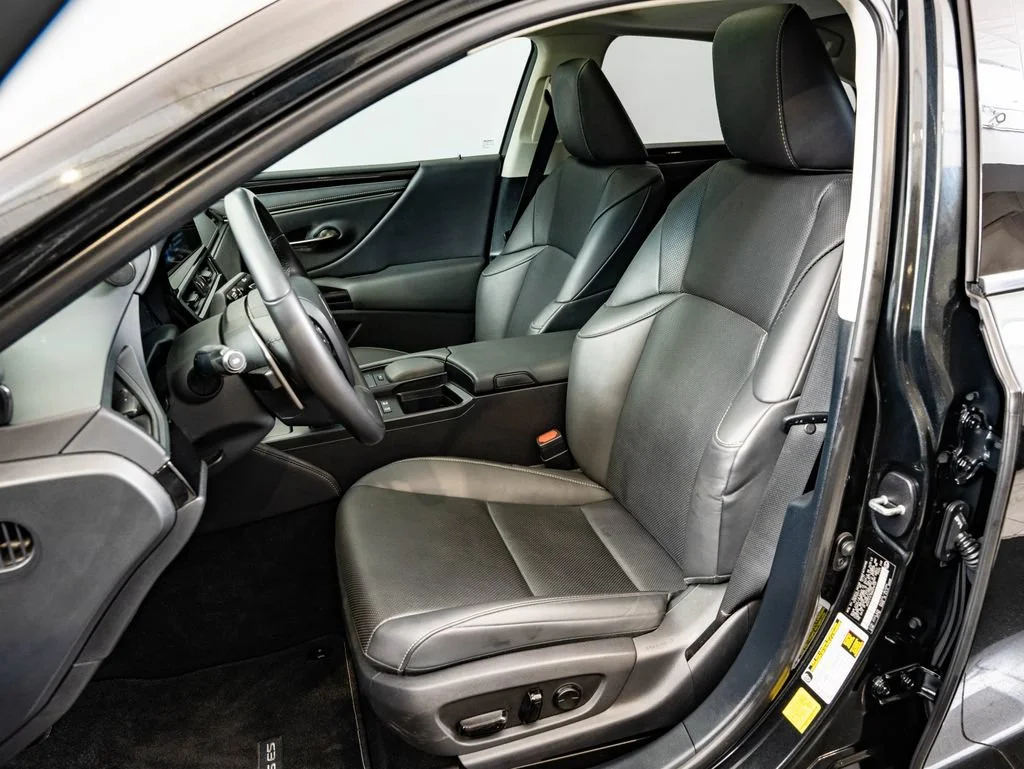 Used 2022 Graphite Black Lexus 300h image 21