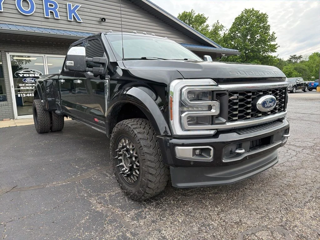 Used 2024 Black Ford Limited image 12