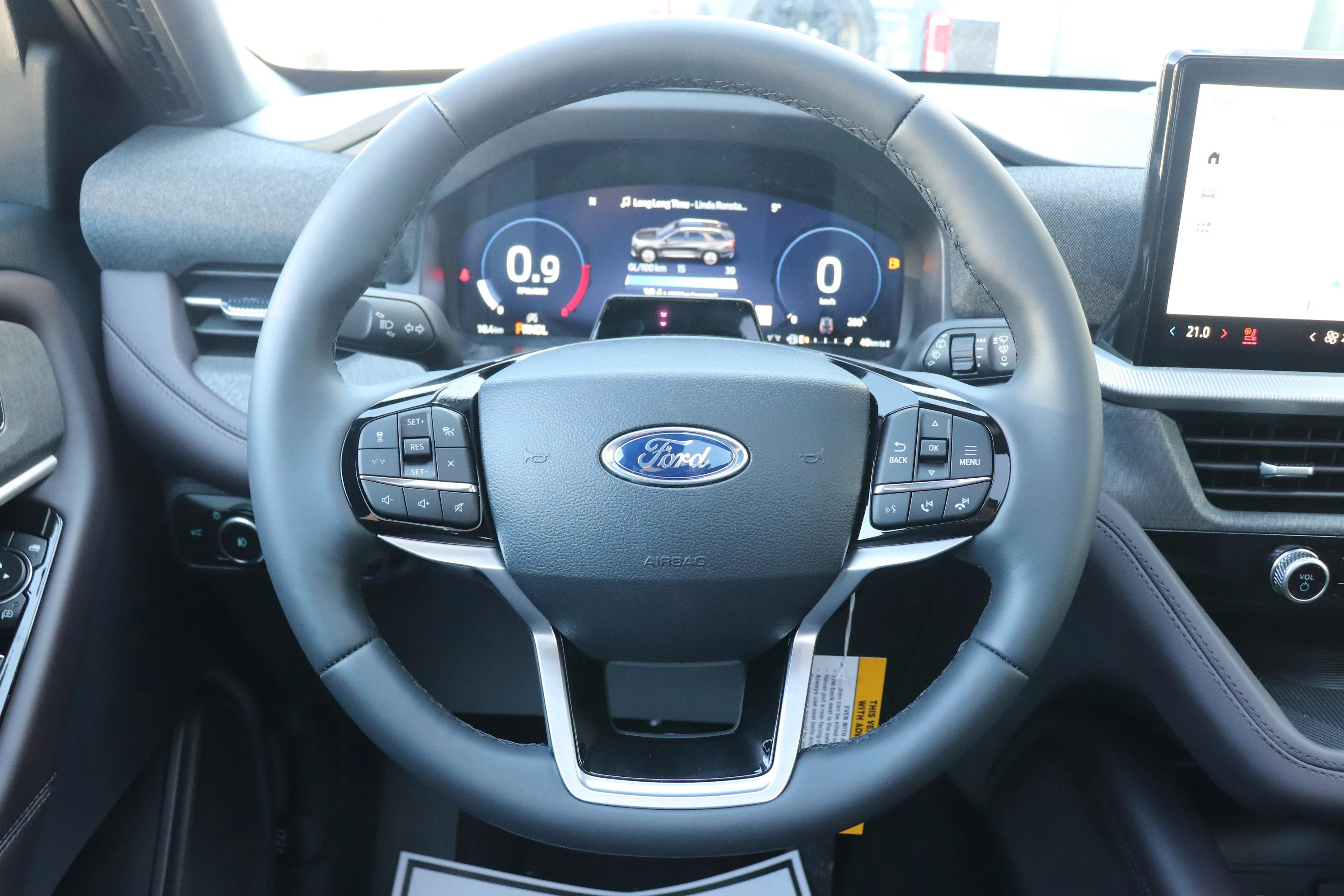 New 2026 CARBONIZED GREY METALLIC Ford Platinum image 15