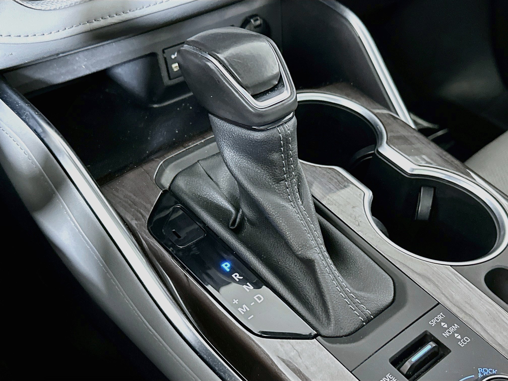 Used 2022 Midnight Black Metallic Toyota Platinum image 17