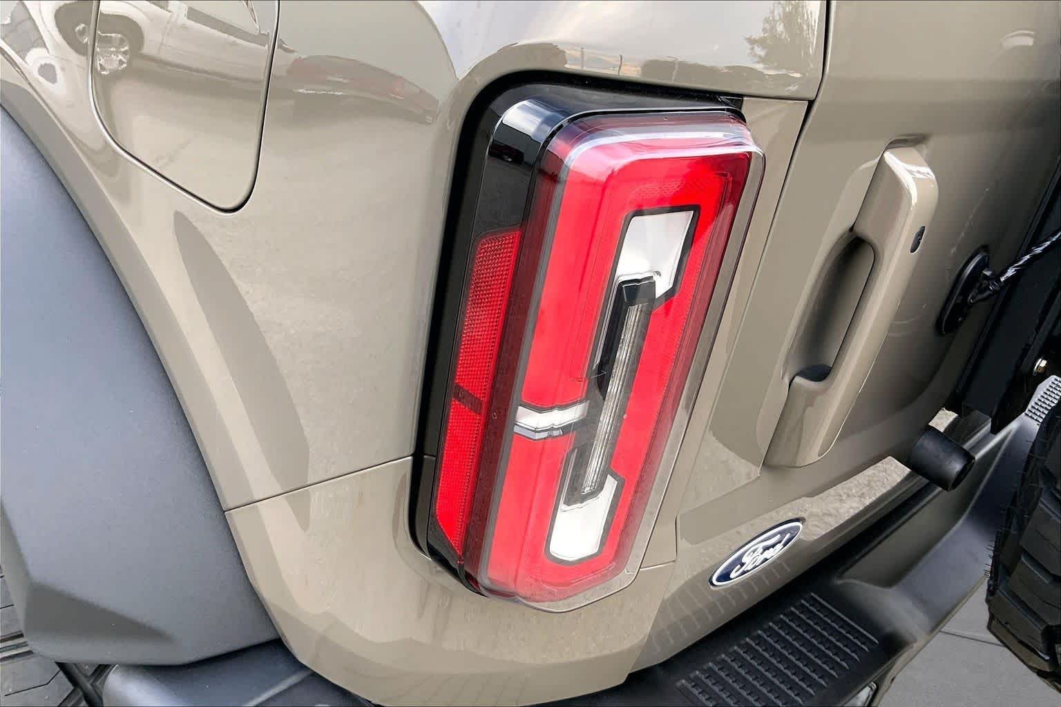 New 2026 Marsh Gray Ford Badlands image 14