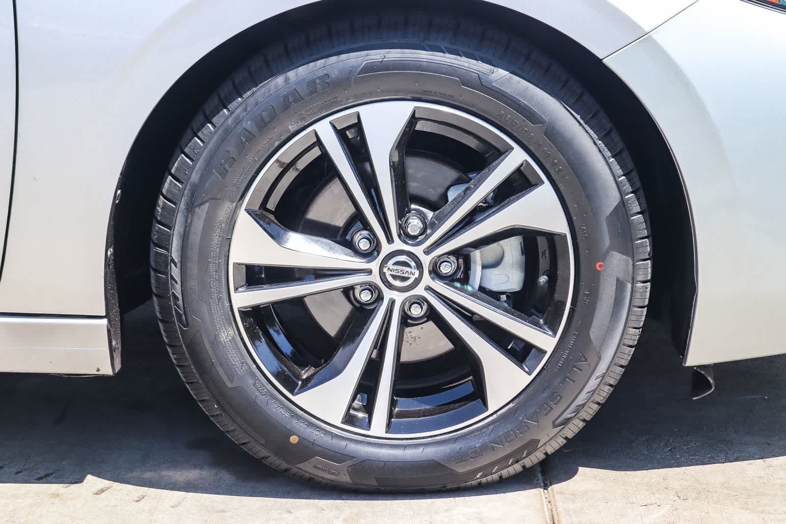 Used 2023 Brilliant Silver Metallic Nissan SV image 9
