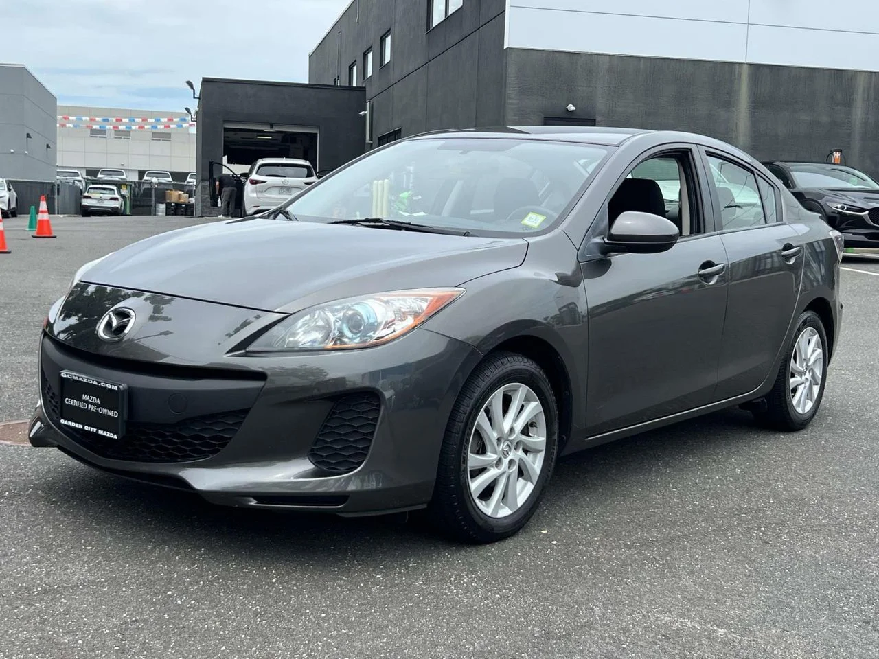 Used 2012 Graphite Mica Mazda i Touring image 2