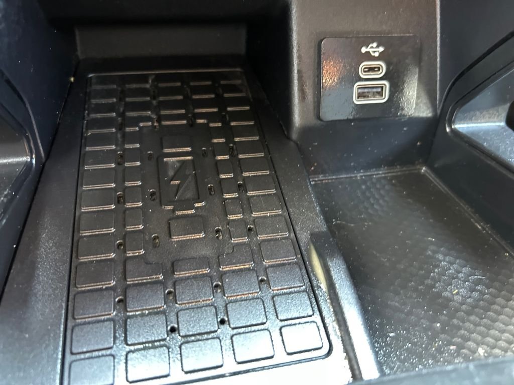 Used 2024 Black Ford XLT image 30