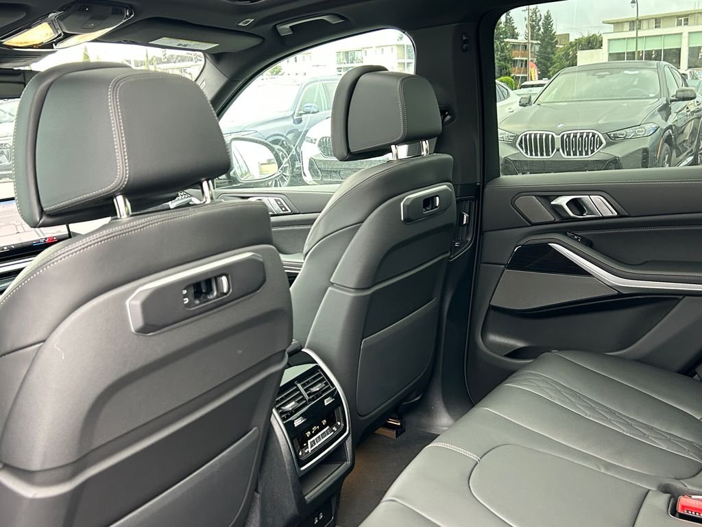 New 2026 Dravit Grey Metallic BMW xDrive40i image 31