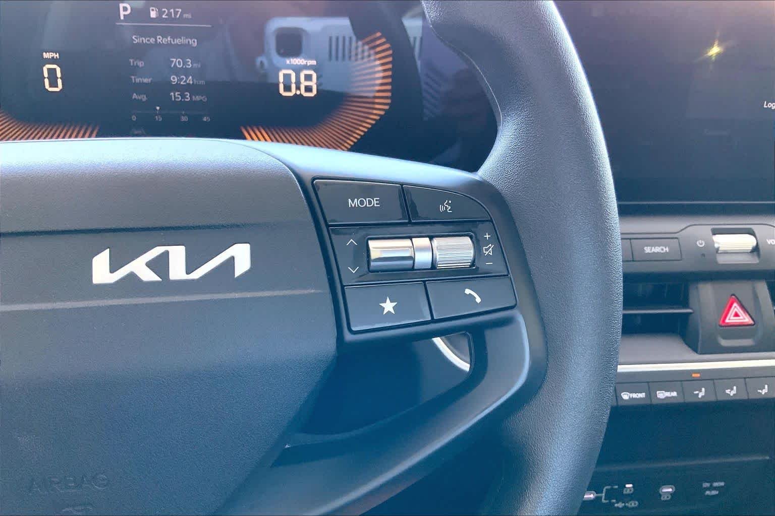 Used 2025 Morning Haze Kia LXS image 25