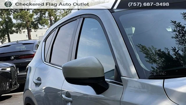 Used 2017 Snowflake White Pearl Mazda Touring image 3