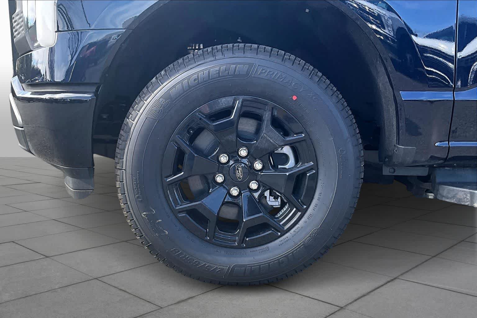 New 2025 Antimatter Blue Metallic Ford XLT image 12
