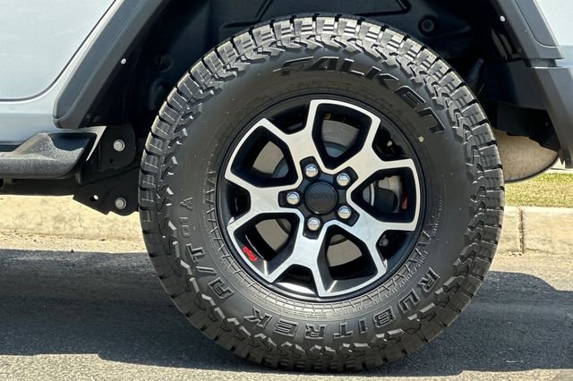 Certified Used 2021 White Jeep Unlimited Rubicon image 25