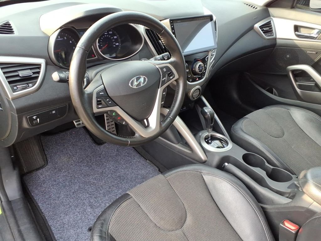 Used 2012 Electrolyte Green Hyundai Base image 3