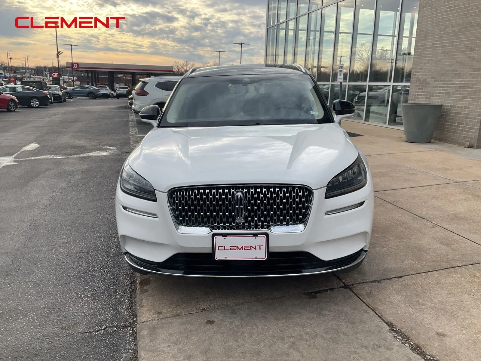 Used 2022 White Lincoln Reserve image 3
