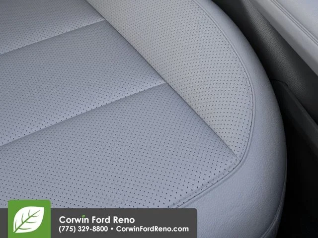 New 2026 Star White Metallic Tri-Coat Ford Platinum image 18