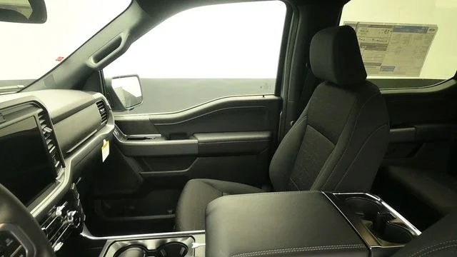 New 2026 Iconic Silver Metallic Ford XLT image 24