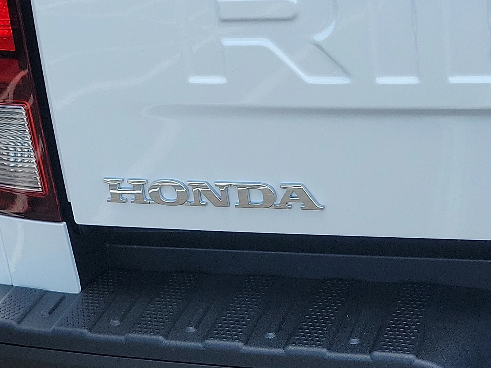 New 2026 Platinum White Pearl Honda Black Edition image 4
